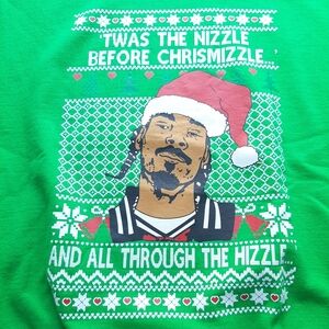 🛍Snoop Dog Rapper Green Funny Graphic Christmas Sweatshirt Gildan Adult 3XL. C3